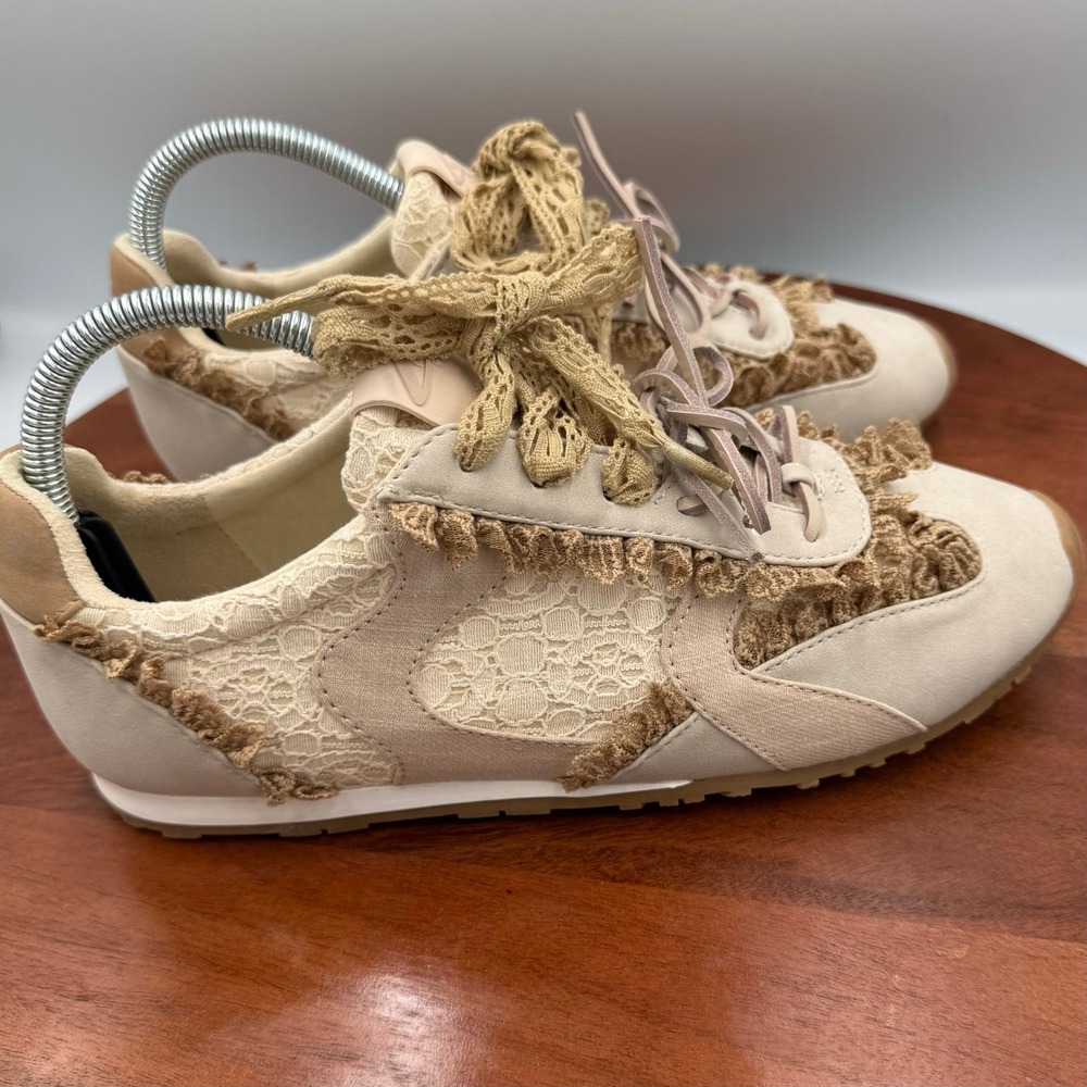 Circus NY Sam Edelman Nash Lace Ruffle Sneakers Beige Tan Floral Girly Women 8.5